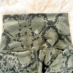 Lululemon size 2 leggings